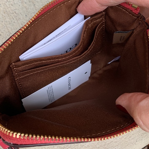 Authentic COACH Signature coated canvas/leather heart( good times) zip wristlet - Picture 7 of 7